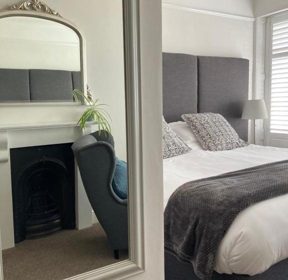 بنسيون The Esplanade