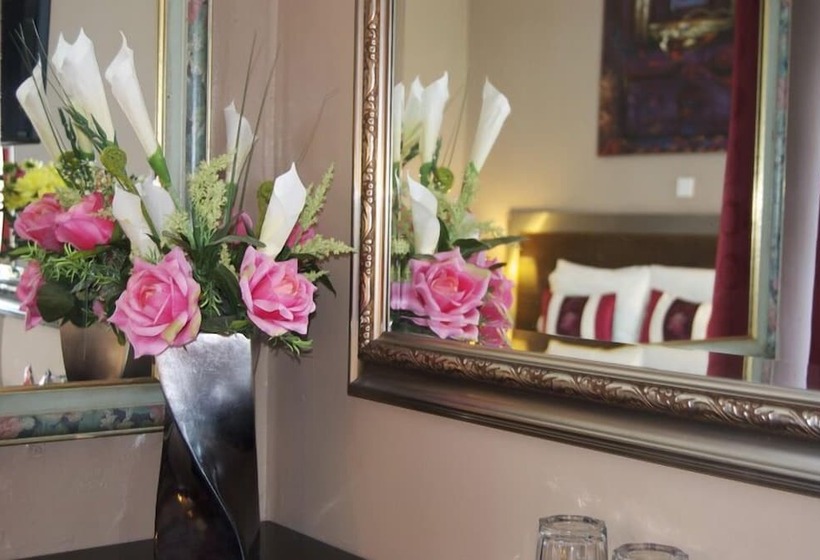 Villaggio Hotel & Restaurant