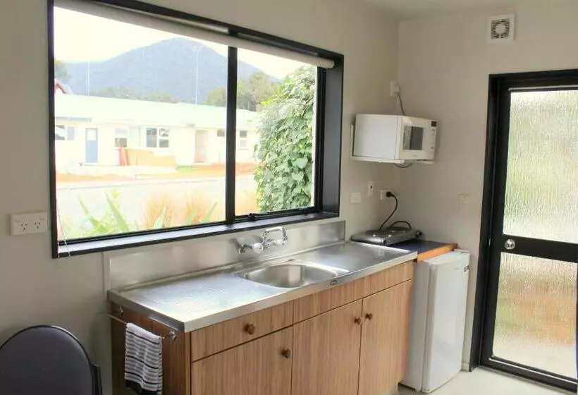 Alpine Glacier Motel