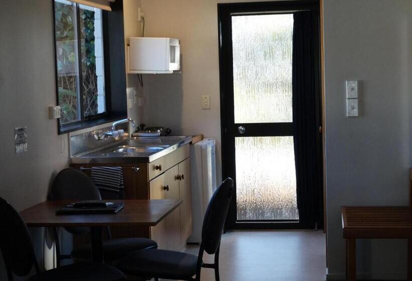 Alpine Glacier Motel