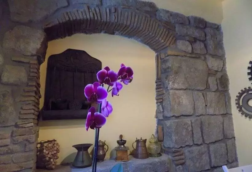 تختخواب و صبحانه Al Cardinale