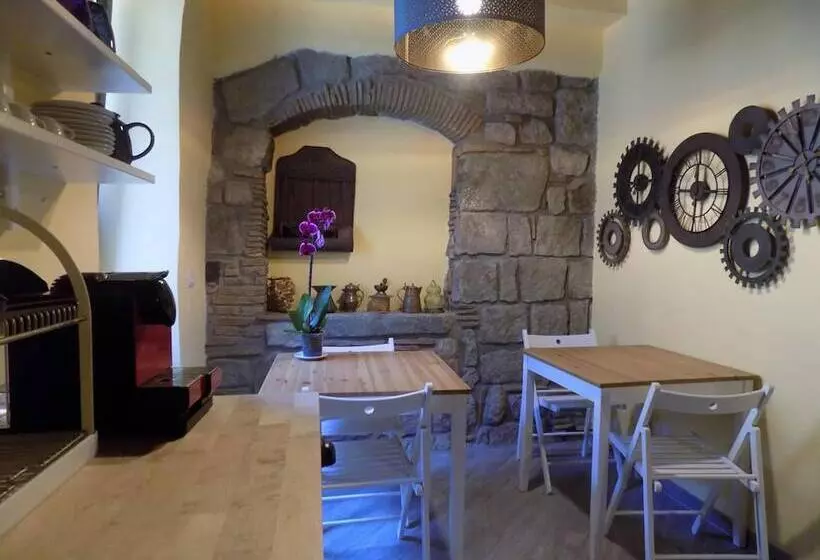 تختخواب و صبحانه Al Cardinale