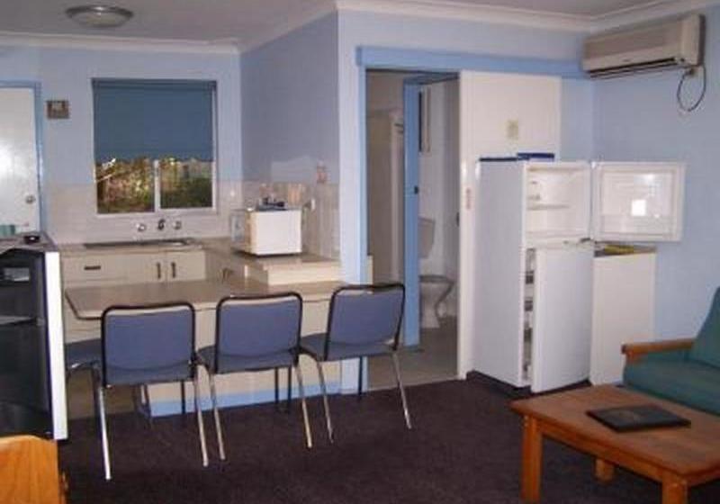 Bermuda Breezes Motel