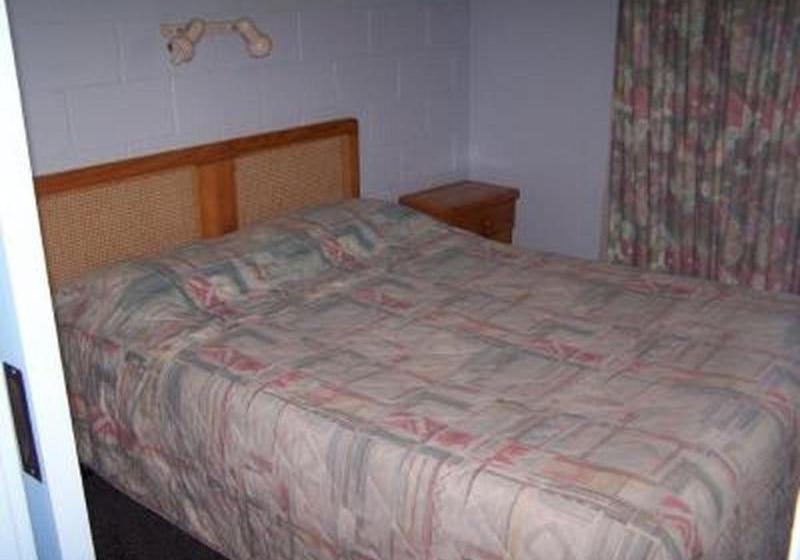 Bermuda Breezes Motel