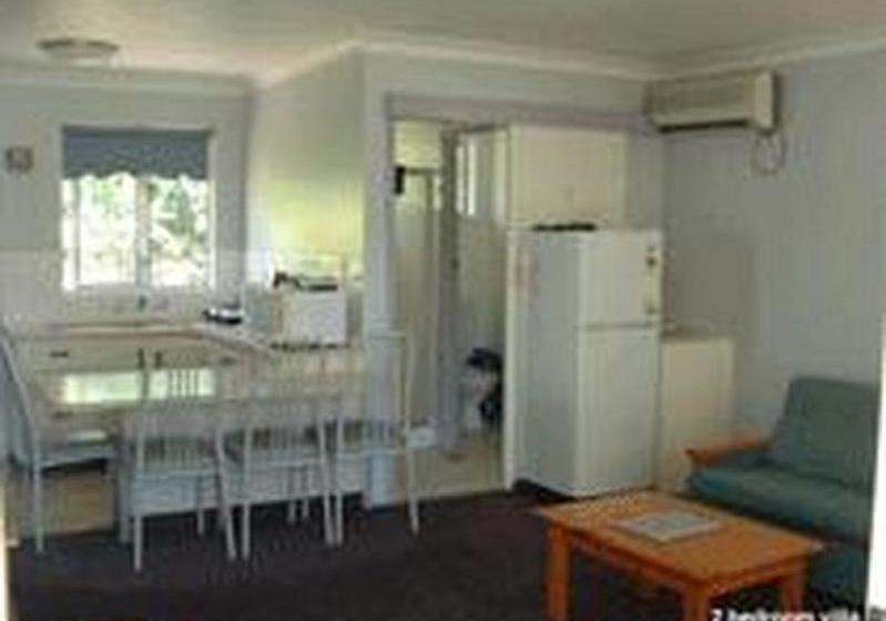 Bermuda Breezes Motel