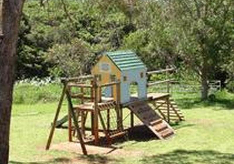 Bermuda Breezes Motel