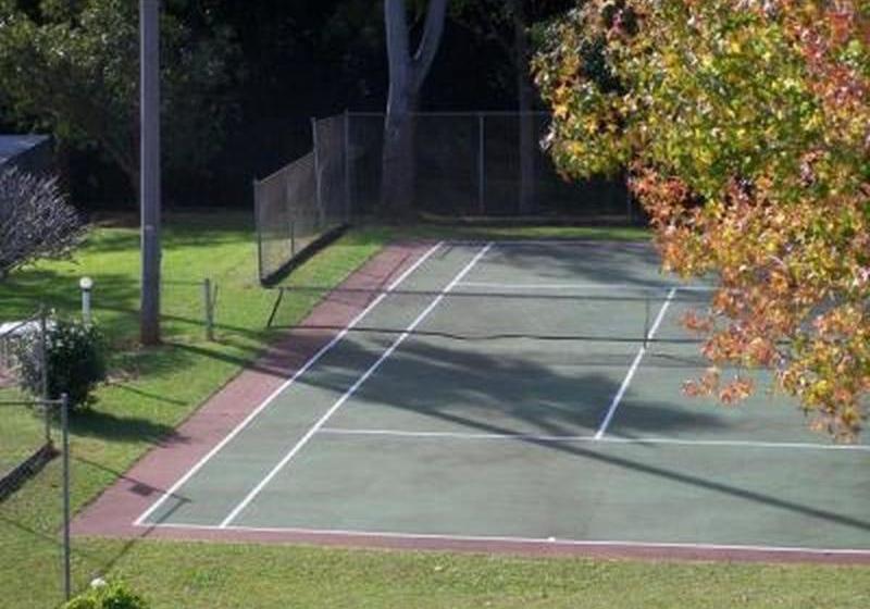 Bermuda Breezes Motel