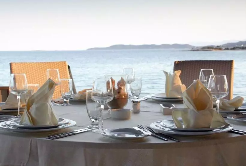 Epavlis Beach Resort