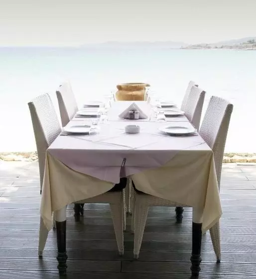 Epavlis Beach Resort