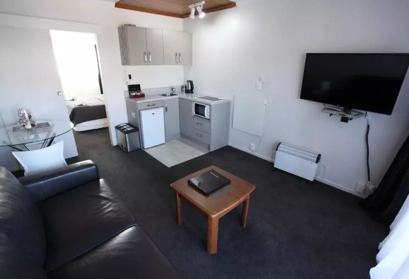 هتل Aspen On King