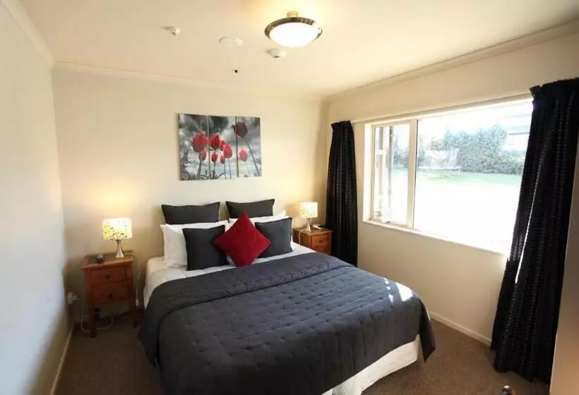 هتل Aspen On King