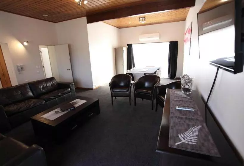 هتل Aspen On King