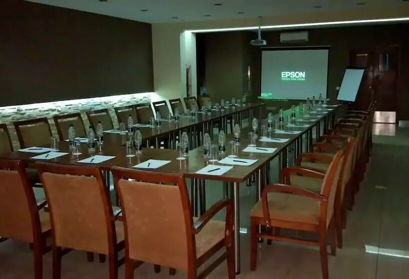 هتل Bishkek Boutique