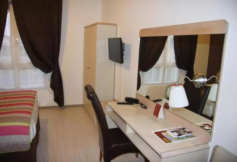 Brit Hotel Cherbourg