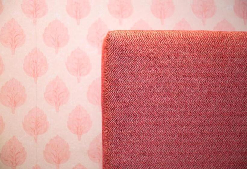 Отель Carfraemill