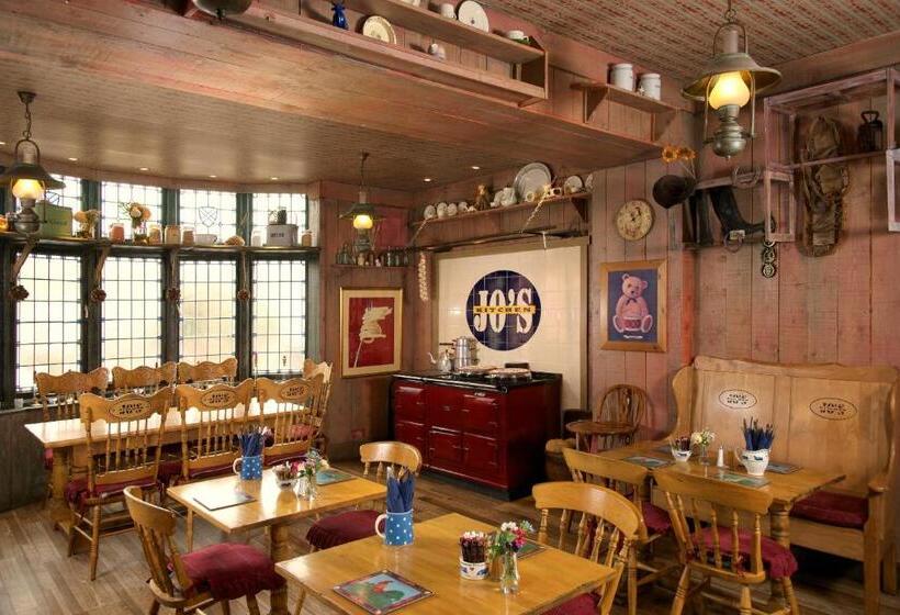 Отель Carfraemill