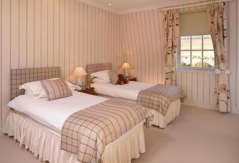 Отель Carfraemill