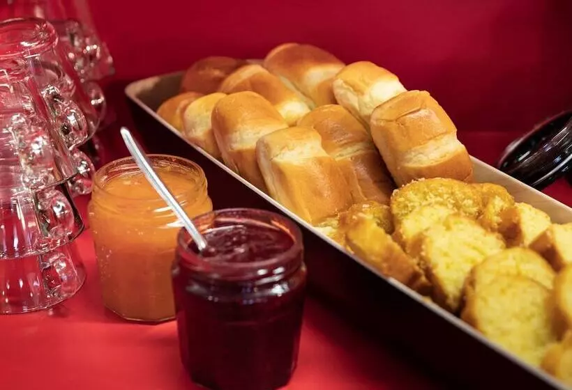 هتل F1 Nantes Est La Beaujoire