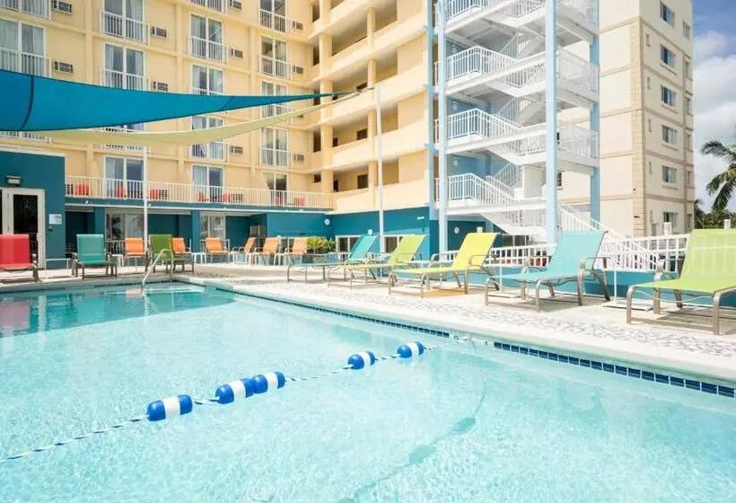 هتل Holiday Inn Express & Suites Nassau, An Ihg