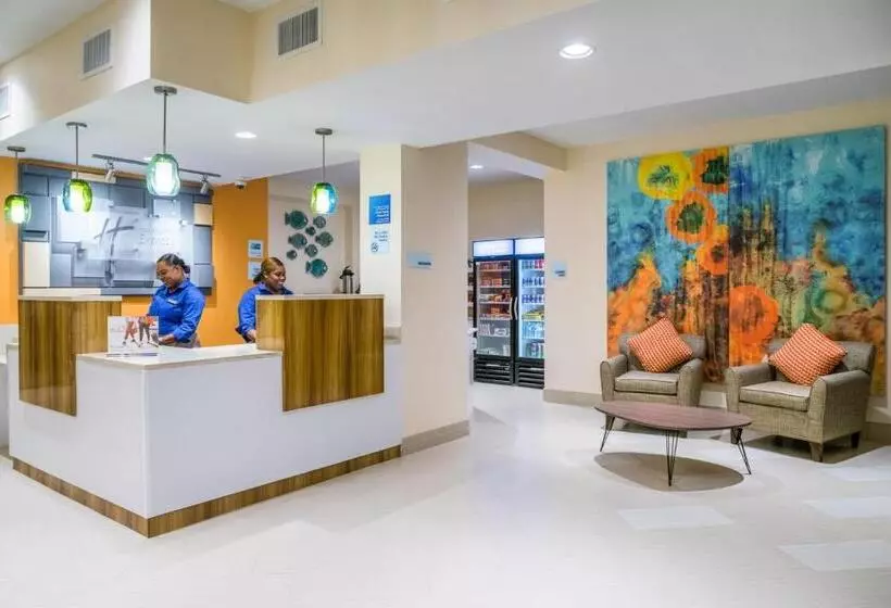 هتل Holiday Inn Express & Suites Nassau, An Ihg