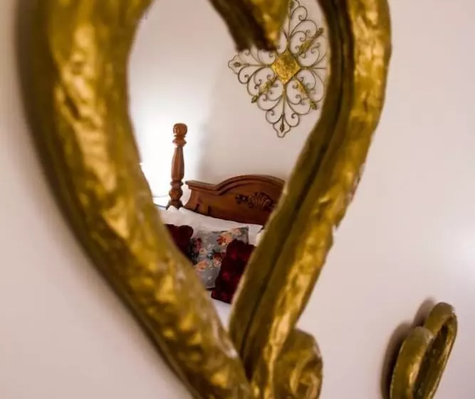 בית מלון כפרי Inn The Tuarts Guest Lodge