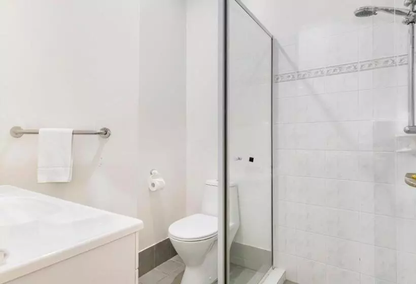 בית מלון כפרי Inn The Tuarts Guest Lodge