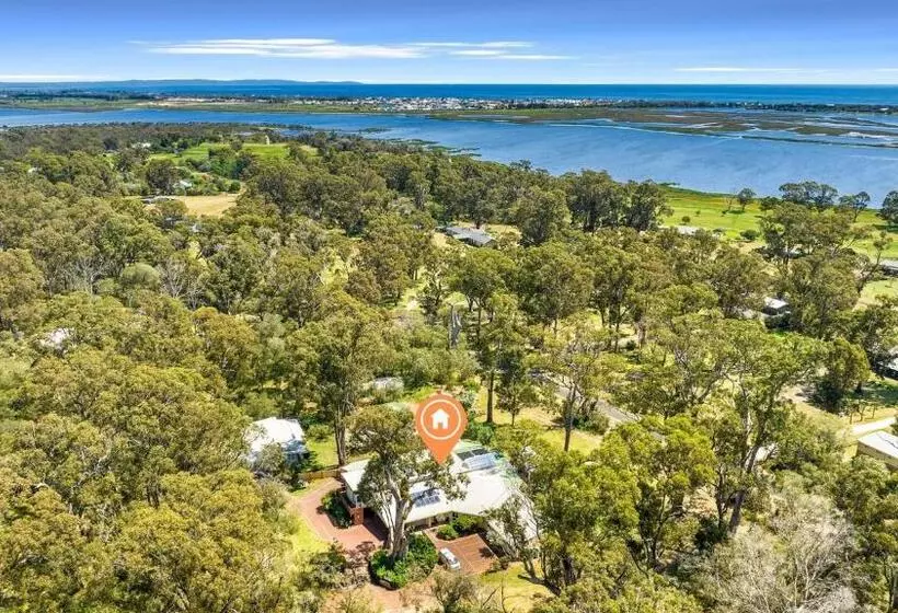 בית מלון כפרי Inn The Tuarts Guest Lodge