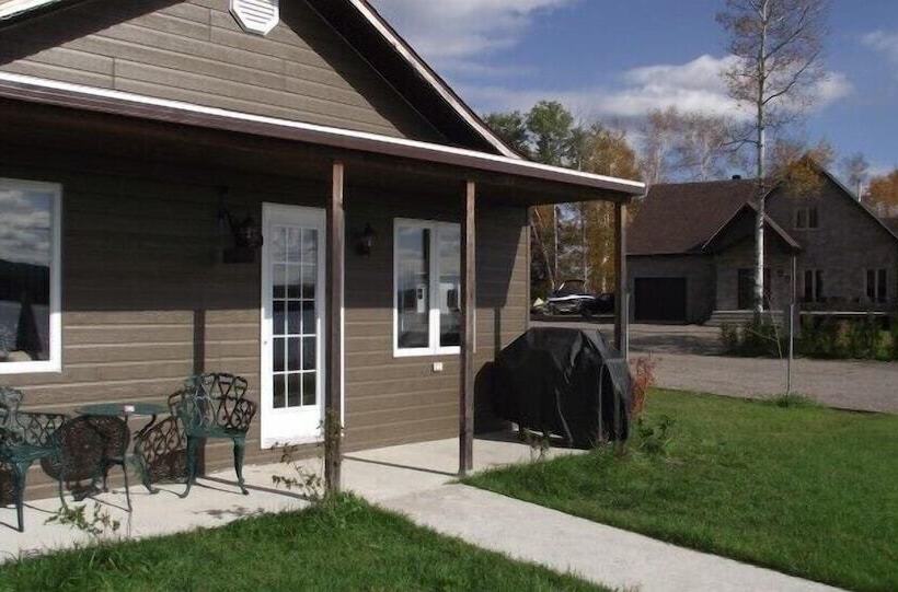 فندق Les Chalets Baie Cascouia