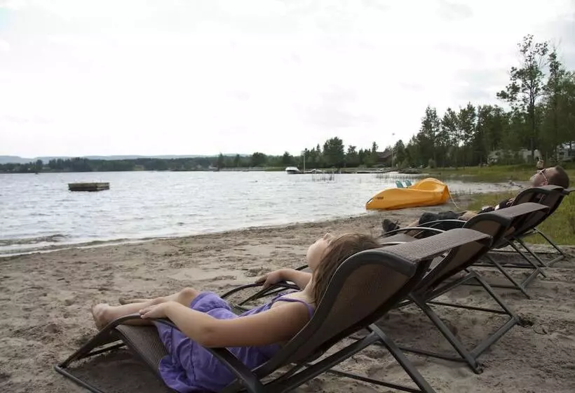 Отель Les Chalets Baie Cascouia