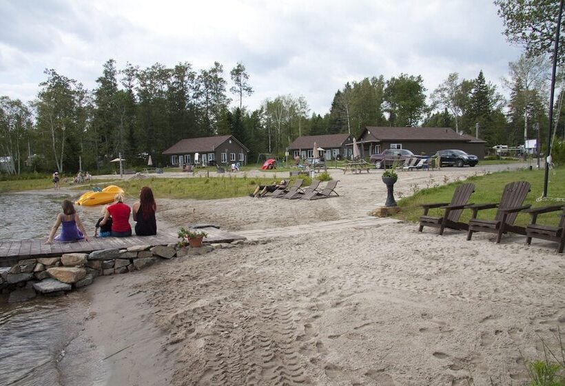 فندق Les Chalets Baie Cascouia