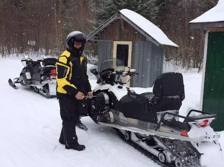 Отель Les Chalets Baie Cascouia