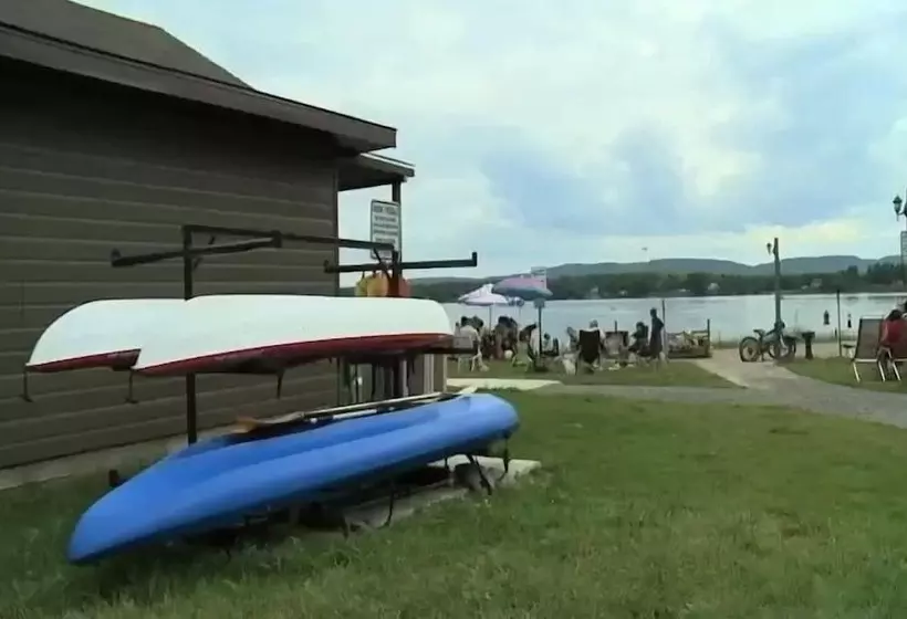 Отель Les Chalets Baie Cascouia