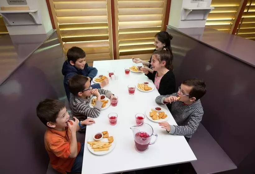 호텔 Macquarie 4 Star