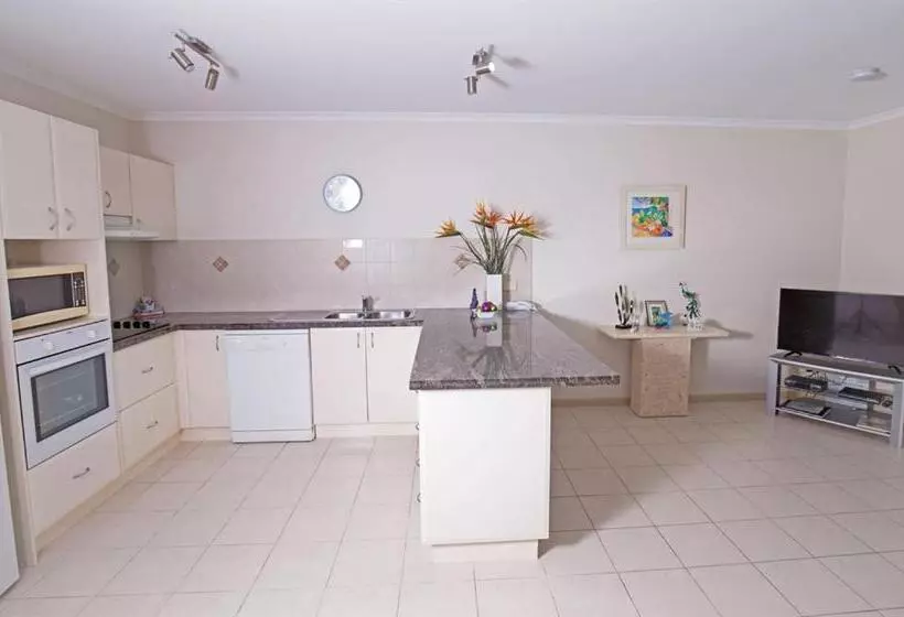 Отель Mission Reef Resort