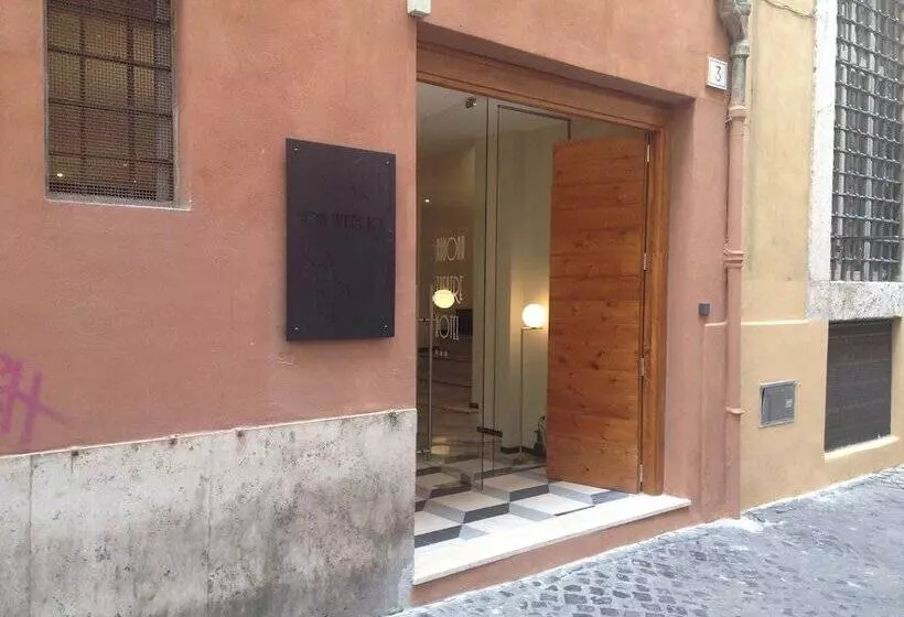 هتل Navona Theatre