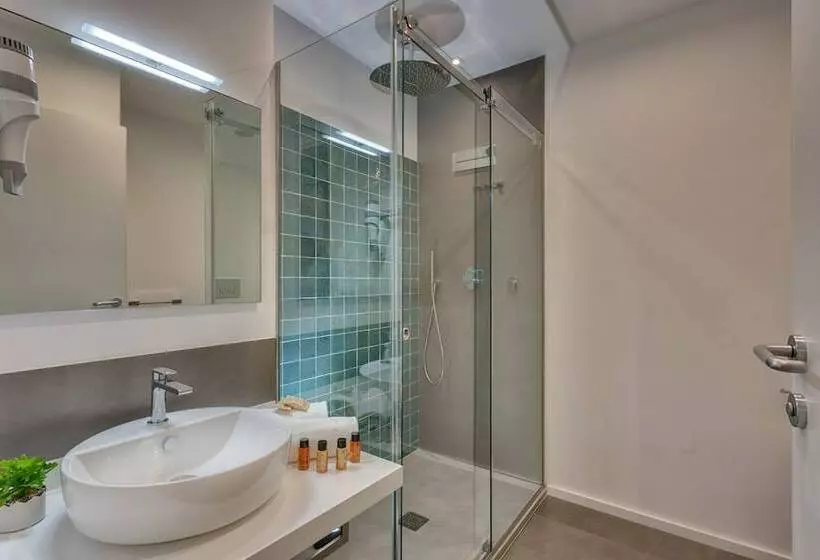 هتل Navona Theatre