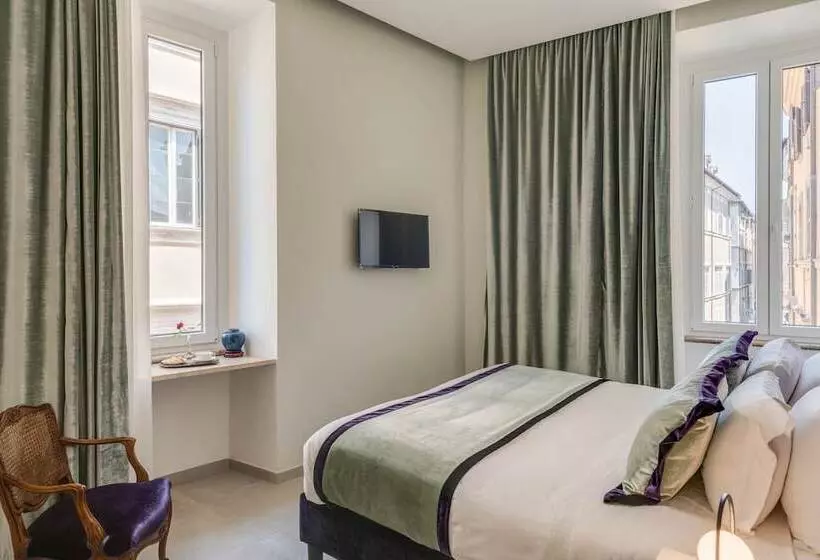 هتل Navona Theatre