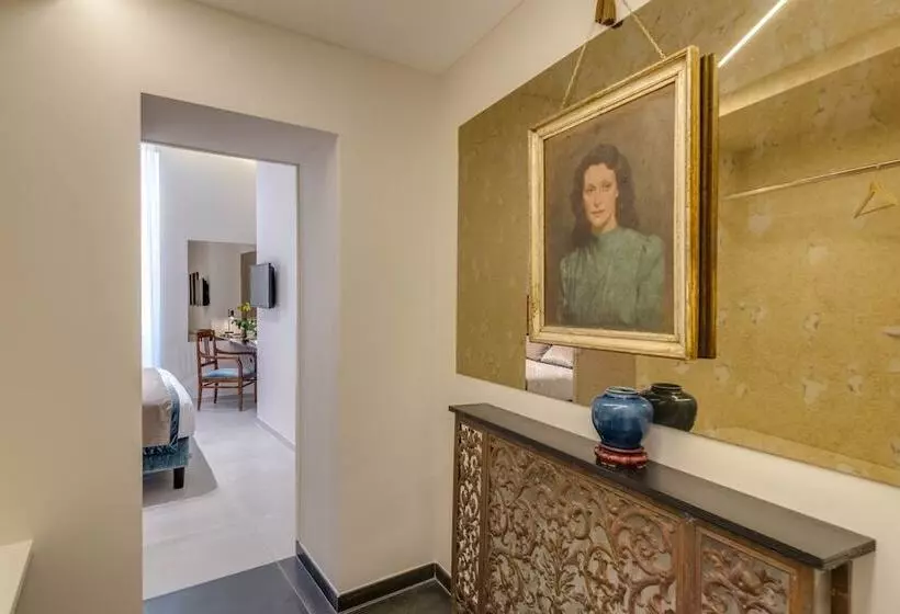 هتل Navona Theatre