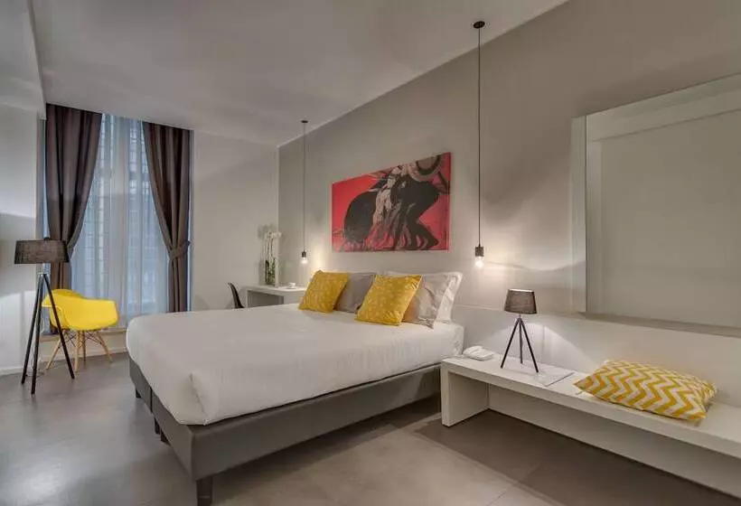 هتل Navona Theatre