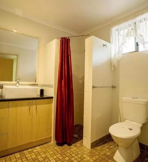 هتل Pialba Motor Inn