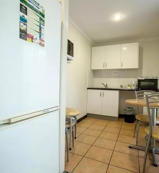 هتل Pialba Motor Inn