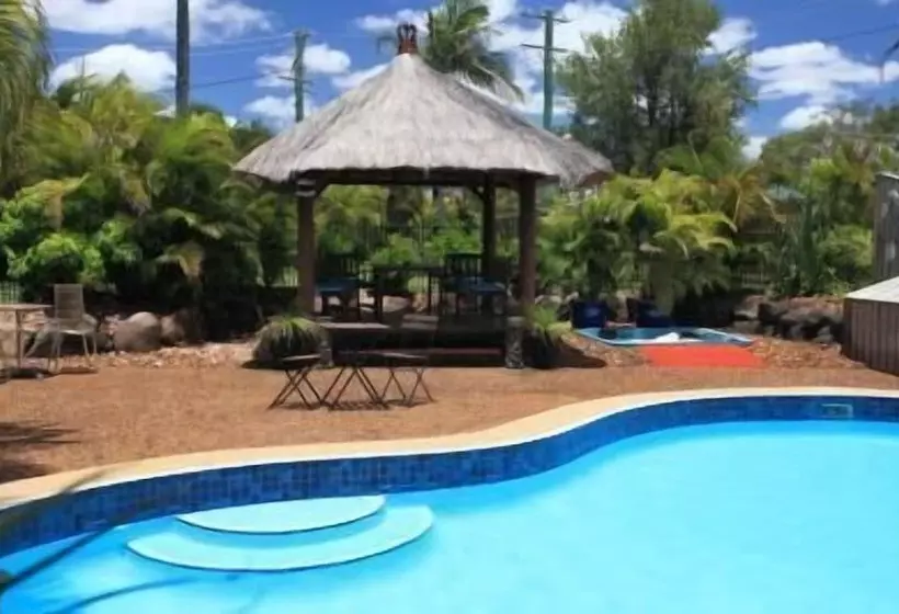 هتل Pialba Motor Inn