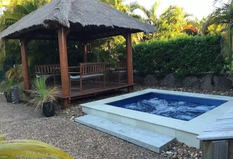 هتل Pialba Motor Inn