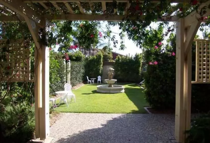 Отель Reid S Place