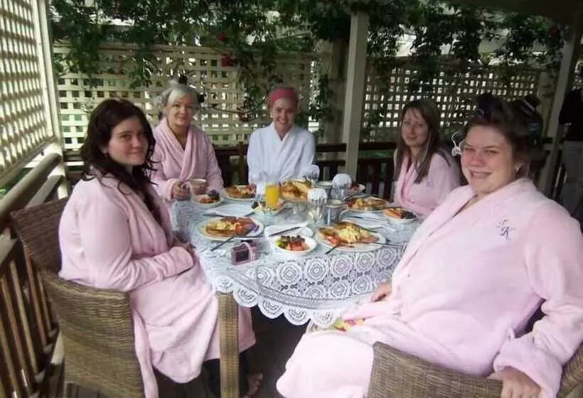 Отель Reid S Place