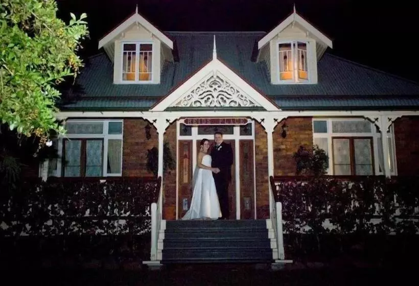 Отель Reid S Place