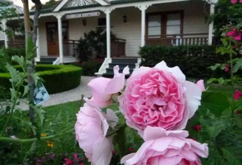 Отель Reid S Place