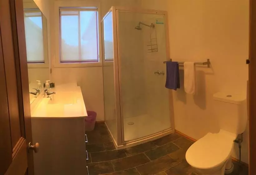 Отель Sandpiper Ocean Cottages