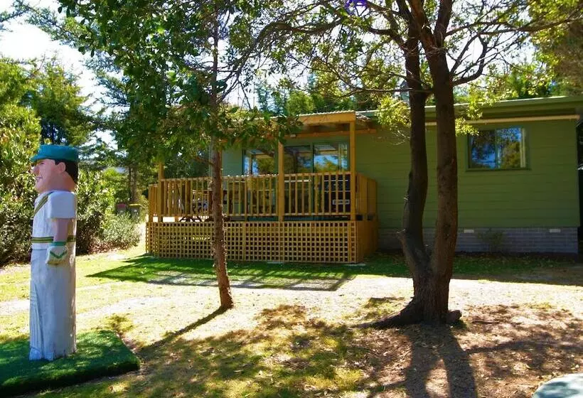 Отель Sandpiper Ocean Cottages