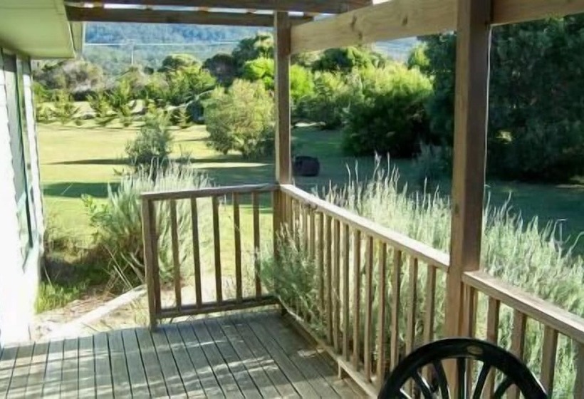 Отель Sandpiper Ocean Cottages